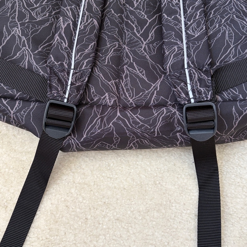 Youth L.L. Bean Original Backpack 24L - Picture 9 of 12